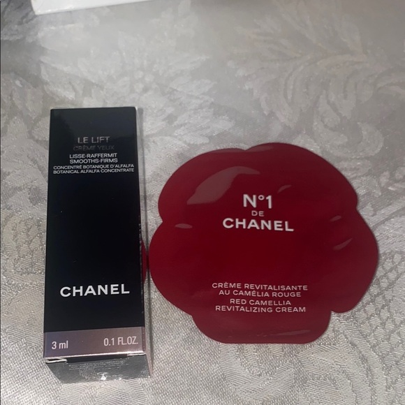 Chanel Red and Gold Cosmetic Case - Picture 10 of 10